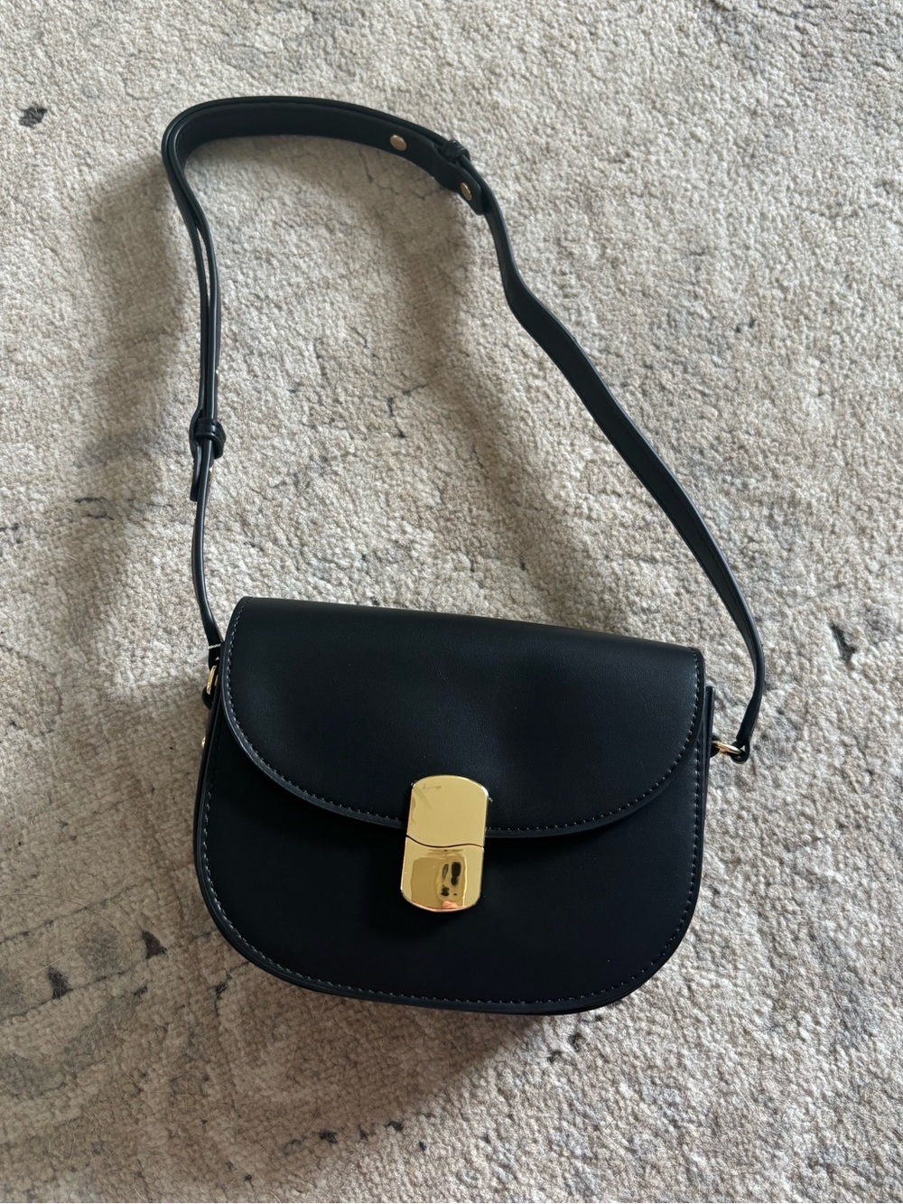 Sezane Claude bag in glossy black